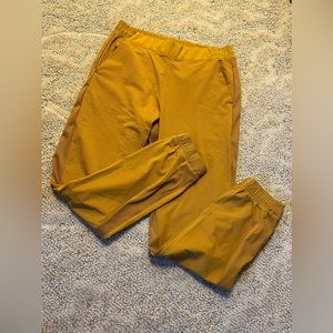 Athleta Textured Brooklyn Jogger